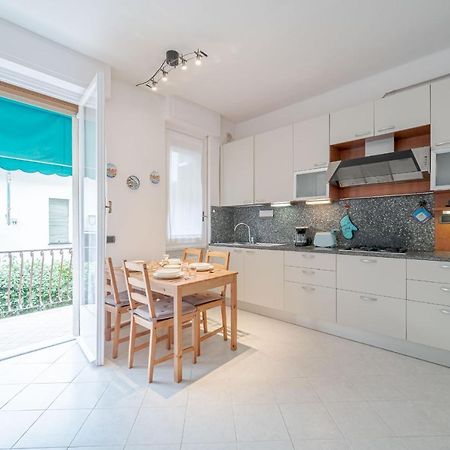 Santa Margherita Quiet Apartment With Balcony サンタ・マルゲリータ・リグレ エクステリア 写真